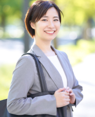 日本人女性ビジネスの写真