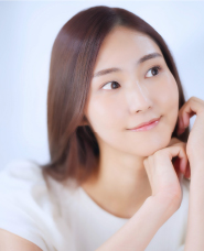 Simple portrait photography of a Japanese woman